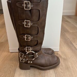 White fox brown biker boots sold out Tatum biker boots